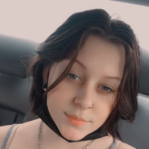 Meet your Posher, Abigail